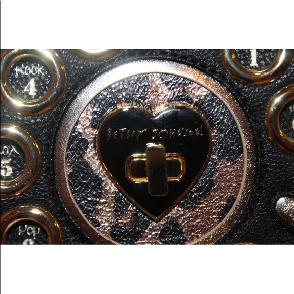 COPY - New! Betsey Johnson cheetah telephone xbody - Picture 3 of 8